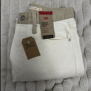 Size 27 women’s Levi’s